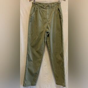 American Eagle High Waisted Pleated Mom Pants Olive Green - Size - 8 Long